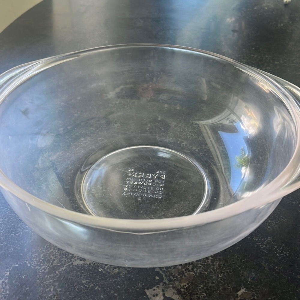 Vintage PYREX clear glass 2 qt bowl with matching lid 024 - Picture 5 of 6